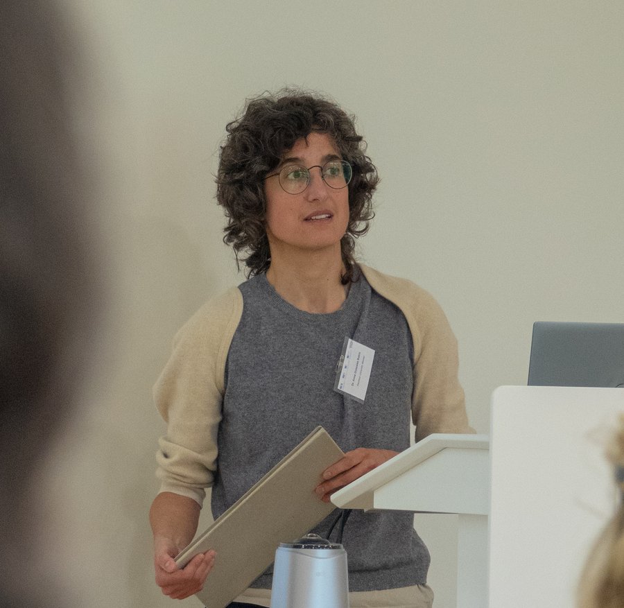 Anna Gonzalez Suero speaking at the symposium “Acts of Writing” at the International Graduate Centre for the Study of Culture (GCSC) 